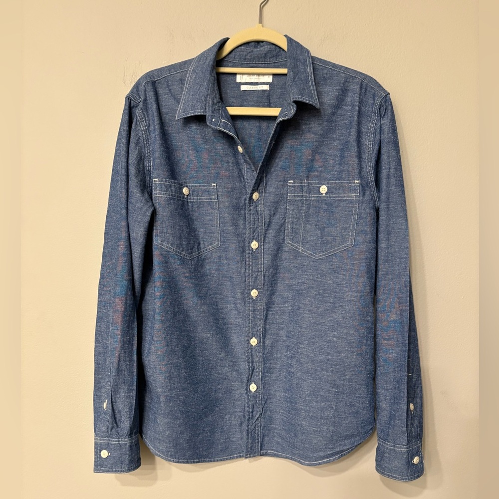 Lucky Brand Ladies Med Indigo Button-Down in Excellent Preloved Condition!